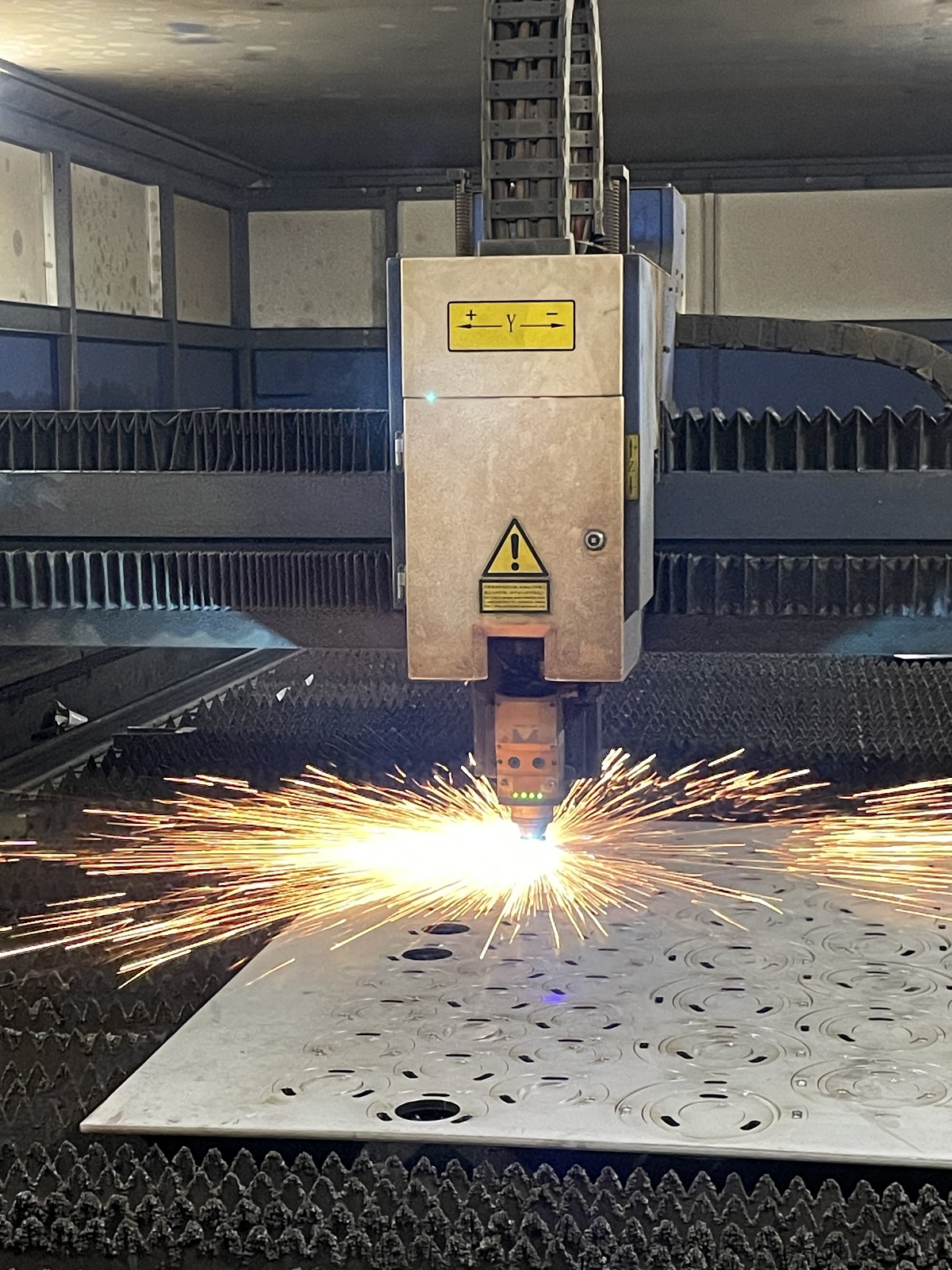 Metal bending Laser cutting